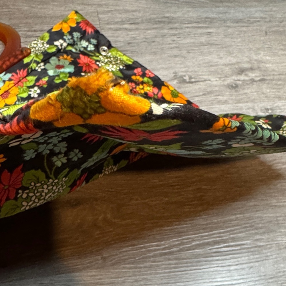 Vintage Floral Print Expandable Bag with Amber Lucite Handles - Picture 8 of 17